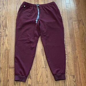 Figs Technical Collection Burgundy Jogger Scrub Pants Women’s Sz Large